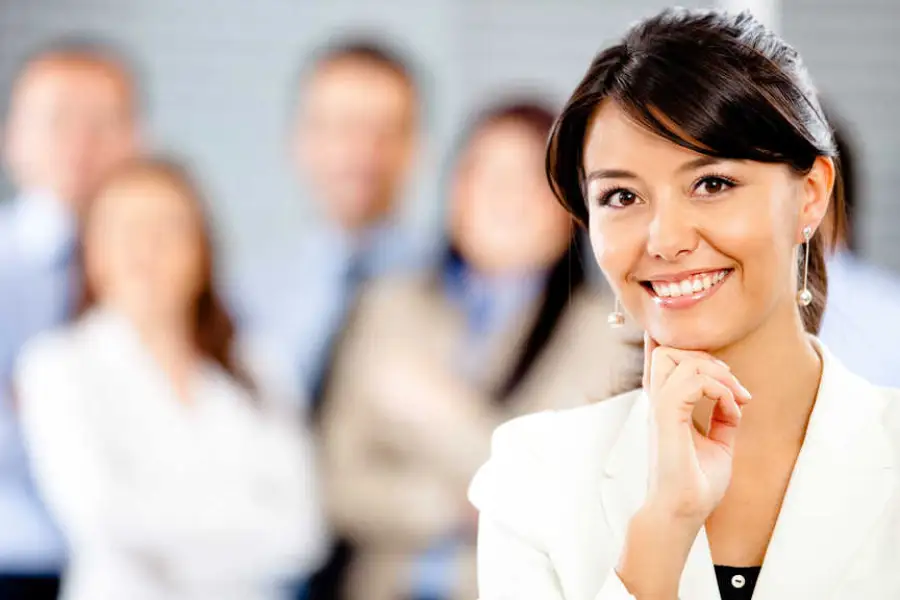 Бизнесвумен по-казахски – фото с сайта businesscollective.com